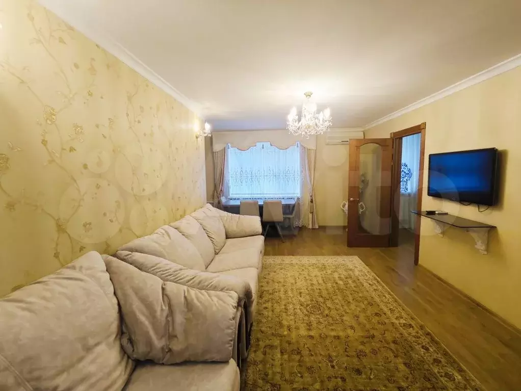 3-к. квартира, 73 м, 1/9 эт. - Фото 1