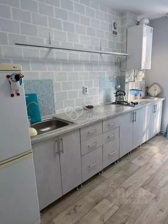 1-к кв. Волгоградская область, Волгоград ул. Степанищева, 15 (26.8 м) - Фото 0