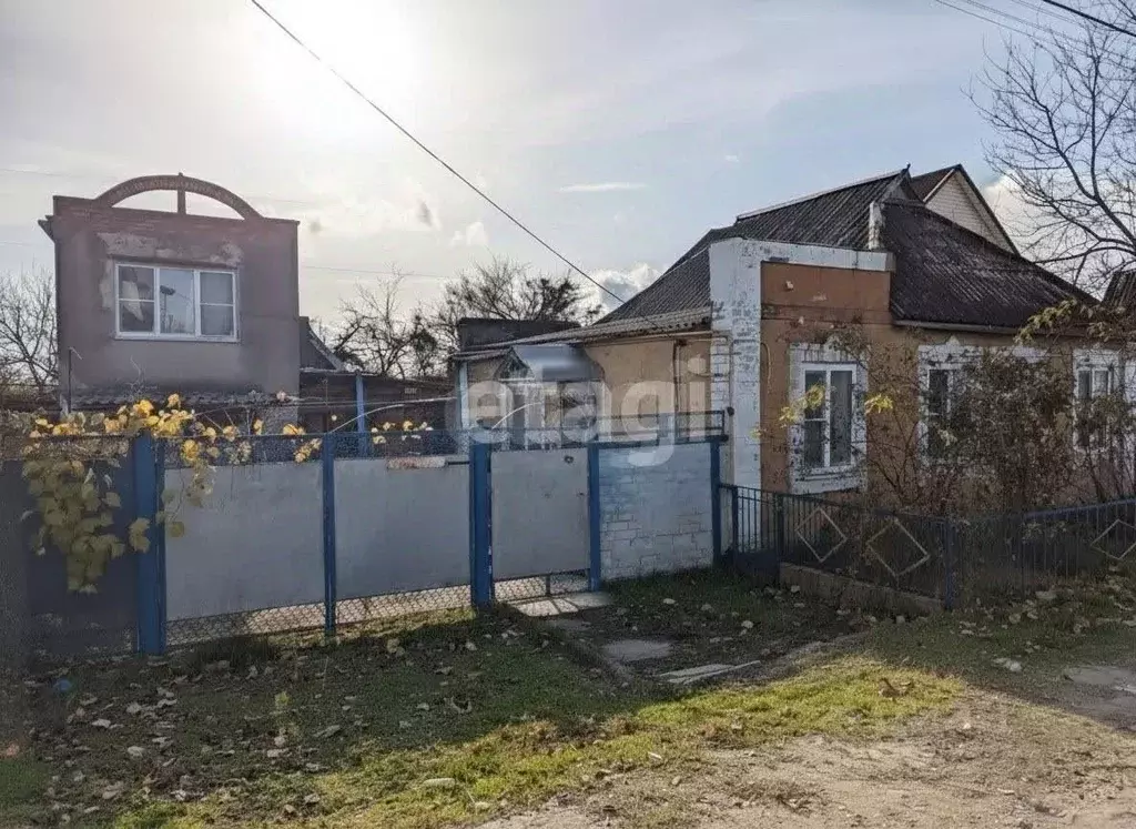 Дом в Краснодарский край, Темрюк ул. Космонавтов (50 м) - Фото 1