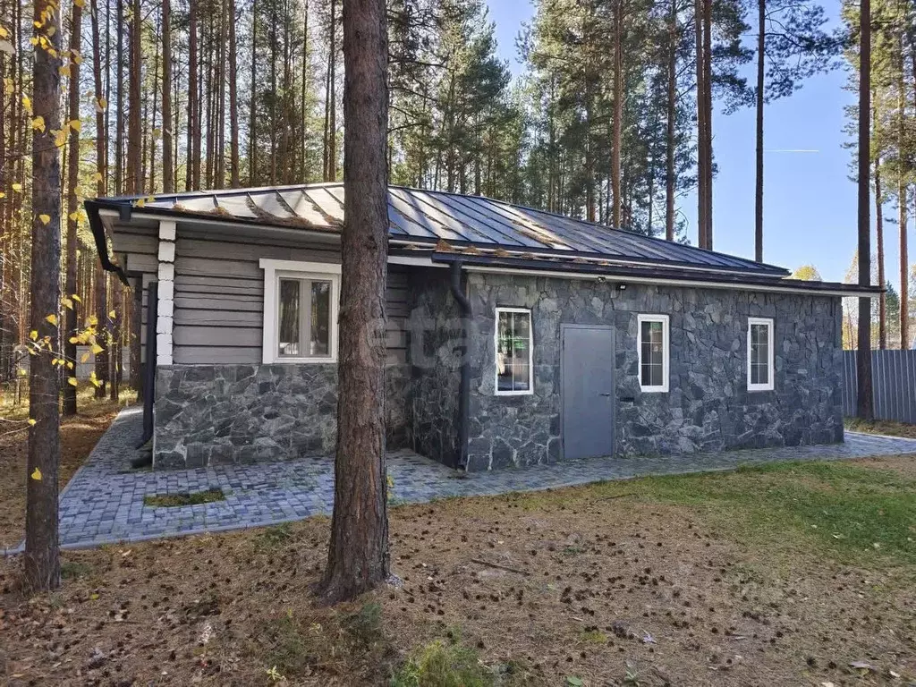 Дом в Тюменская область, Нижнетавдинский муниципальный округ, пос. ... - Фото 1