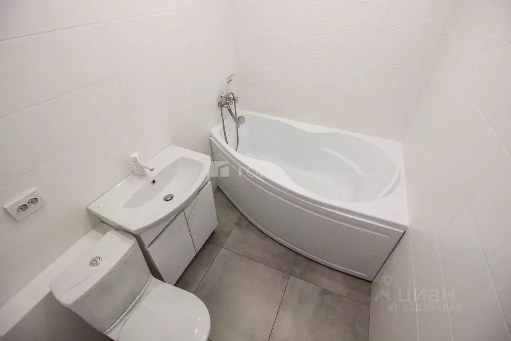 3-к кв. Алтайский край, Барнаул Молодежная ул., 138 (55.0 м) - Фото 1