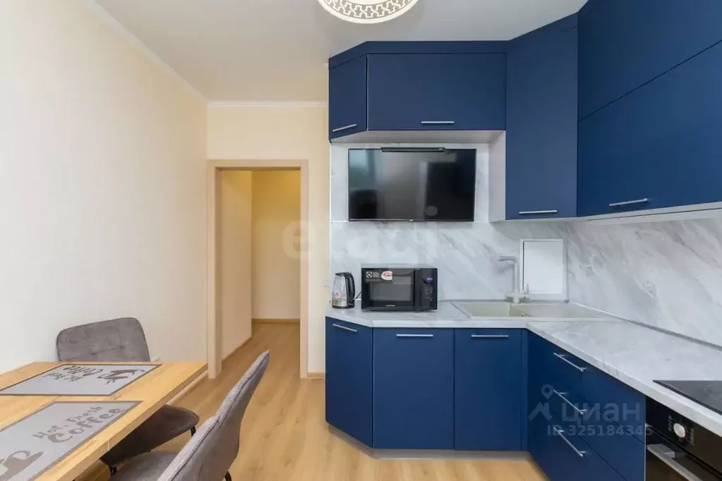 1-к кв. Тюменская область, Тюмень ул. Парада Победы, 9 (36.3 м) - Фото 1