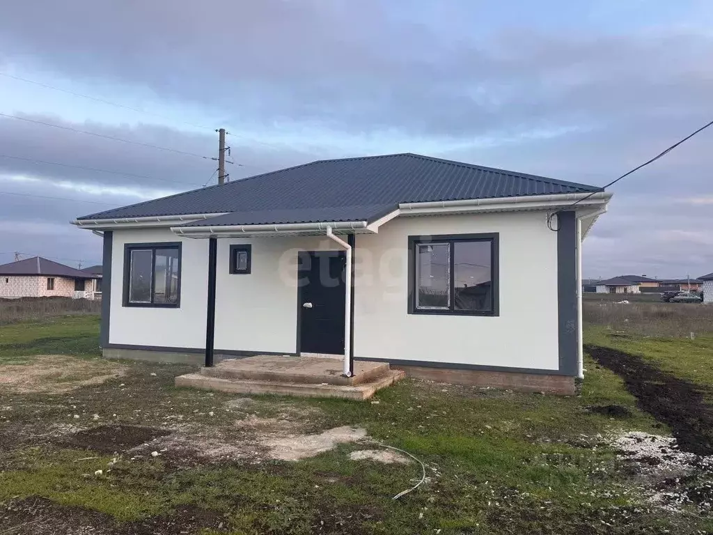 Дом в Крым, Симферопольский район, с. Урожайное, Крымской Весны кв-л  ... - Фото 1