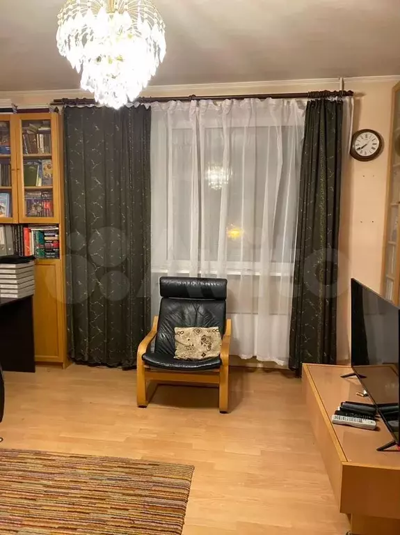 1-к. квартира, 40 м, 4/9 эт. - Фото 1