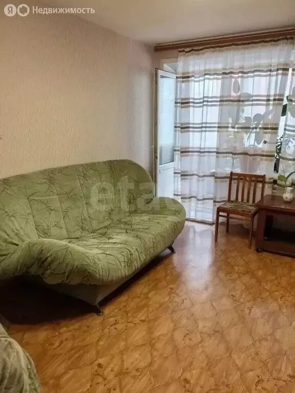 3-комнатная квартира: Киров, улица Защитников Отечества, 141 (61 м) - Фото 1