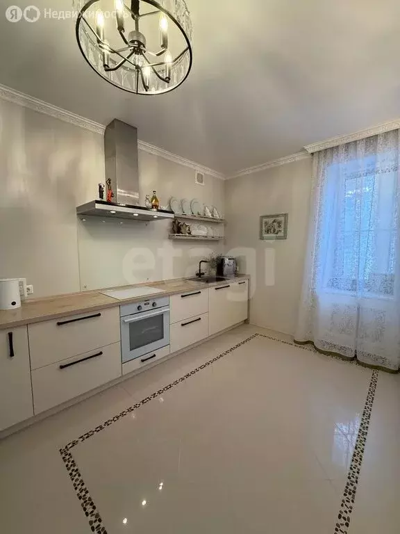 2-комнатная квартира: Тюмень, улица Александра Логунова, 11 (125 м) - Фото 1