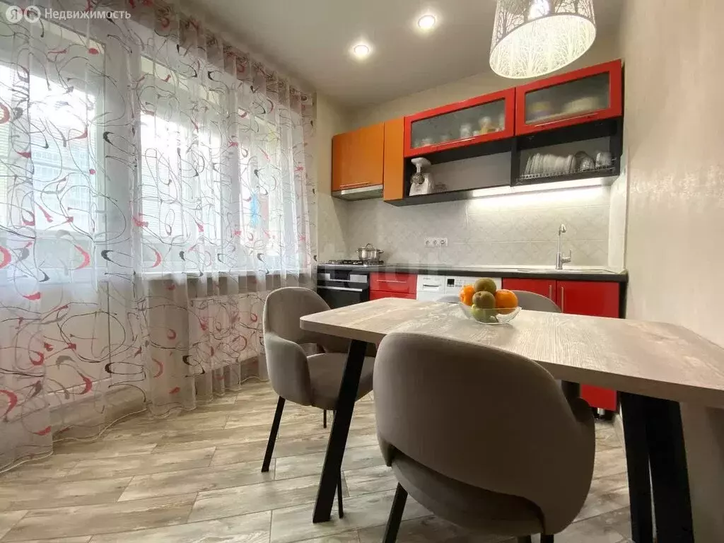 1-комнатная квартира: село Осиново, улица Гайсина, 2 (36.9 м) - Фото 1