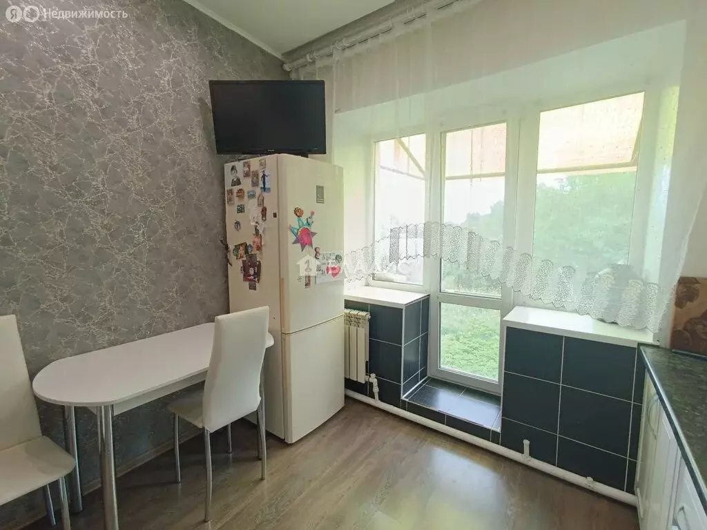3-комнатная квартира: деревня Ржавка, 251Б (59 м) - Фото 0