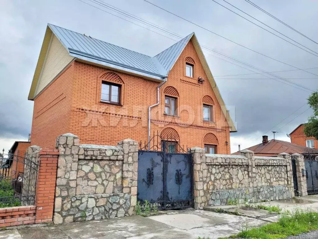 Дом в Новосибирская область, Новосибирск ул. Юннатов (200 м) - Фото 0