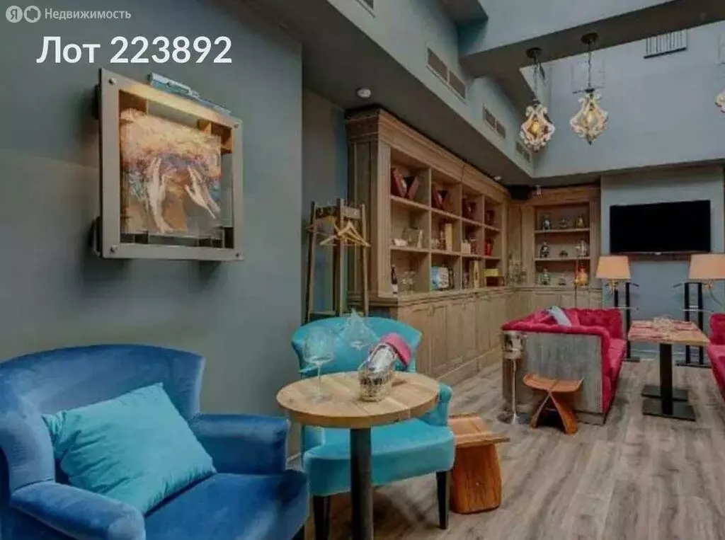 Торговая площадь (320 м) - Фото 1