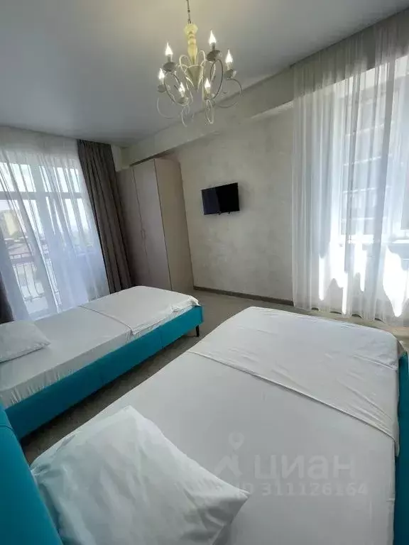2-к кв. Ставропольский край, Ессентуки Интернациональная ул., 31 (85.0 ... - Фото 1