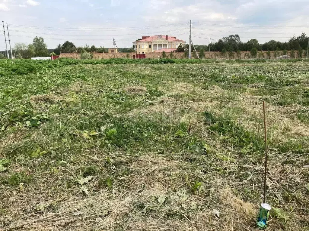 Участок в Московская область, Домодедово городской округ, д. Голубино ... - Фото 0