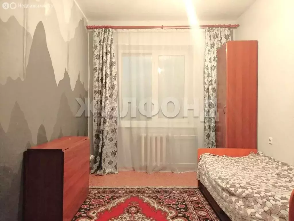4-комнатная квартира: Кызыл, улица Дружбы, 1А (91 м) - Фото 1