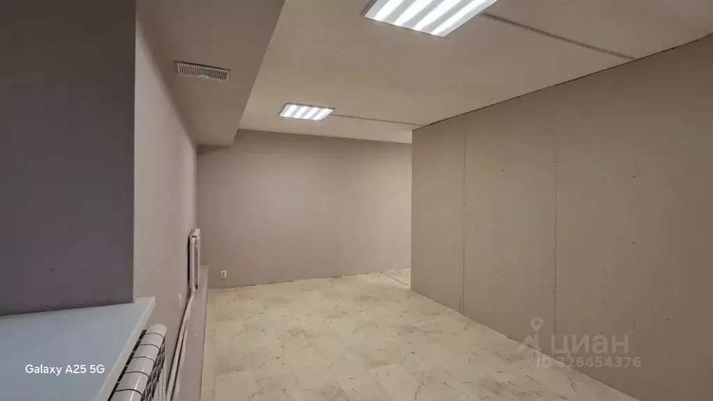 Помещение свободного назначения в Ленинградская область, Гатчина ул. ... - Фото 1