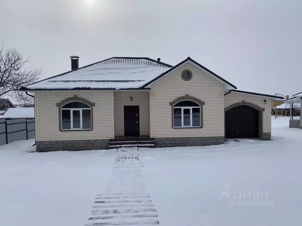 Дом в Белгородская область, Белгородский район, Тавровское с/пос, с. ... - Фото 0