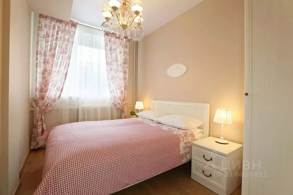 Комната Москва ул. Пречистенка, 37С2 - Фото 1