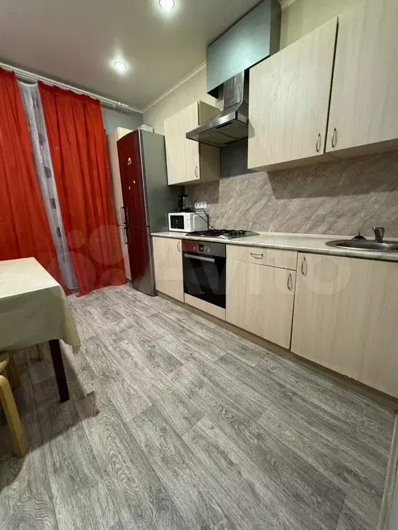 1-к. квартира, 40 м, 10/10 эт. - Фото 1