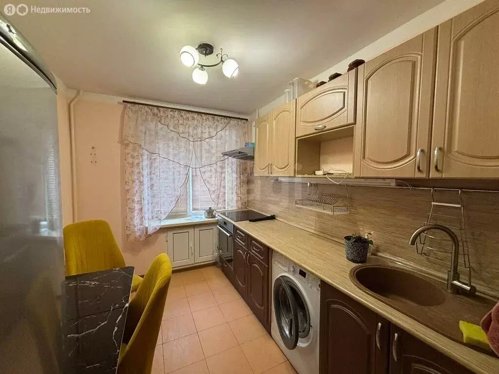 3-комнатная квартира: Аша, улица Кирова, 54 (63.7 м) - Фото 0