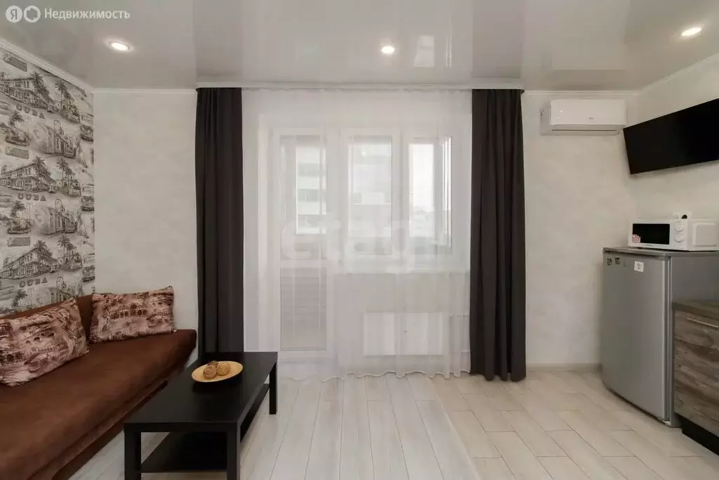 Квартира-студия: Тюмень, улица Раушана Абдуллина, 2к1 (29.5 м) - Фото 1