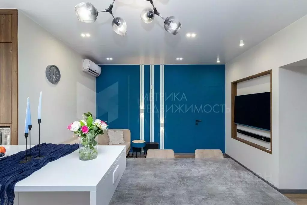3-к кв. Тюменская область, Тюмень Микрорайон мыс, ул. Малиновского, 8 ... - Фото 1