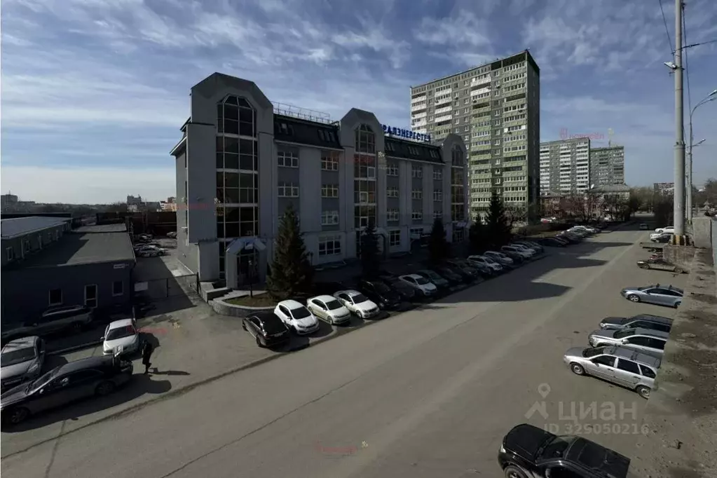 Офис в Свердловская область, Екатеринбург ул. Малышева, 164 (296 м) - Фото 1