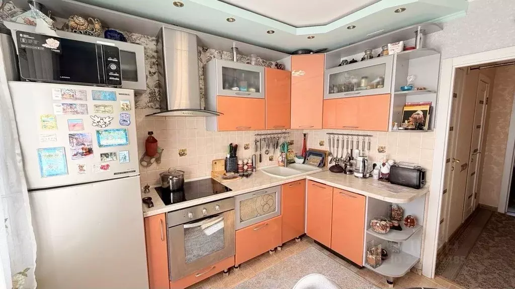 3-к кв. Омская область, Омск ул. Кирова, 20 (66.2 м) - Фото 2