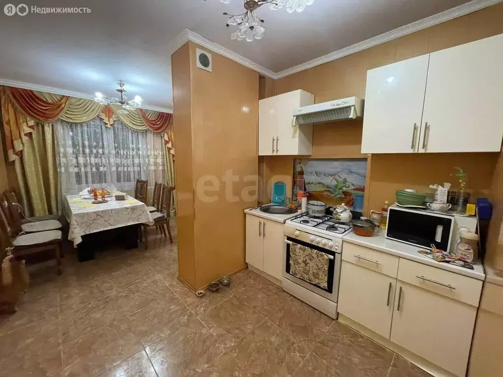 3-комнатная квартира: Владикавказ, улица Астана Кесаева, 4 (76 м) - Фото 0