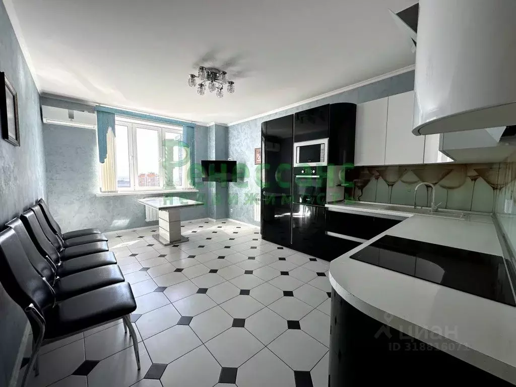 2-к кв. Брянская область, Брянск ул. Красина, 26 (80.0 м) - Фото 1