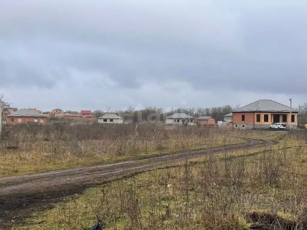 Участок в Ингушетия, Назрань ул. Ореховая (6.0 сот.) - Фото 1