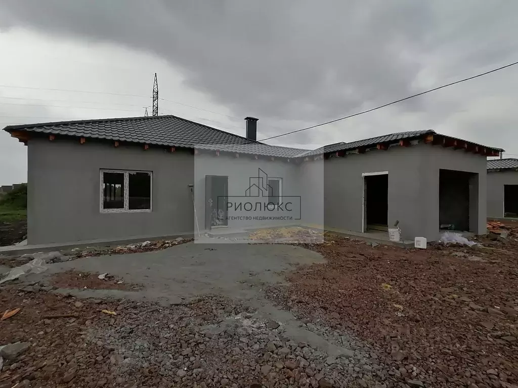 Дом в Челябинская область, с. Агаповка пер. Казачий, 22 (100 м) - Фото 1