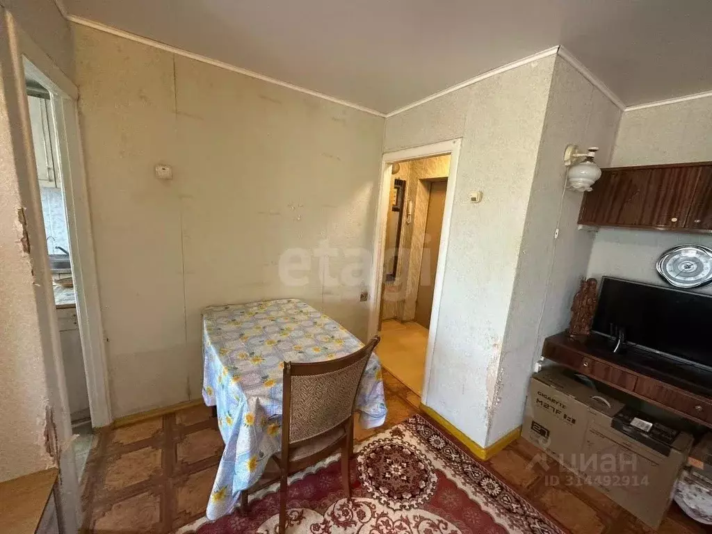 3-к кв. Приморский край, Владивосток ул. Адмирала Кузнецова, 46 (42.2 ... - Фото 0