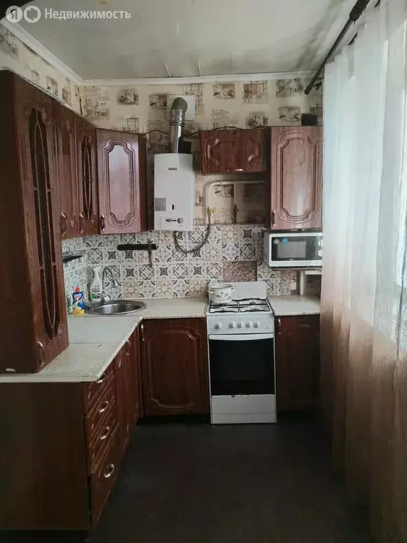 3-комнатная квартира: Запрудное, Садовая улица, 19 (60 м) - Фото 0
