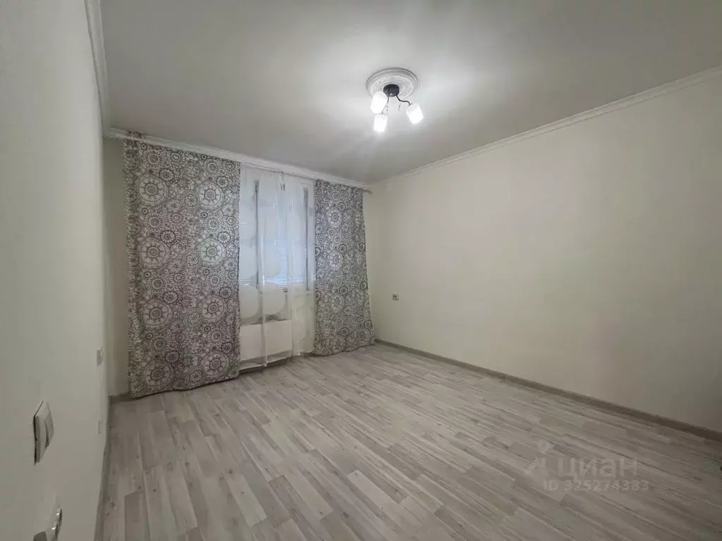 3-к кв. Москва, Москва, Московский г. ул. Бианки, 4к2 (77.0 м) - Фото 1