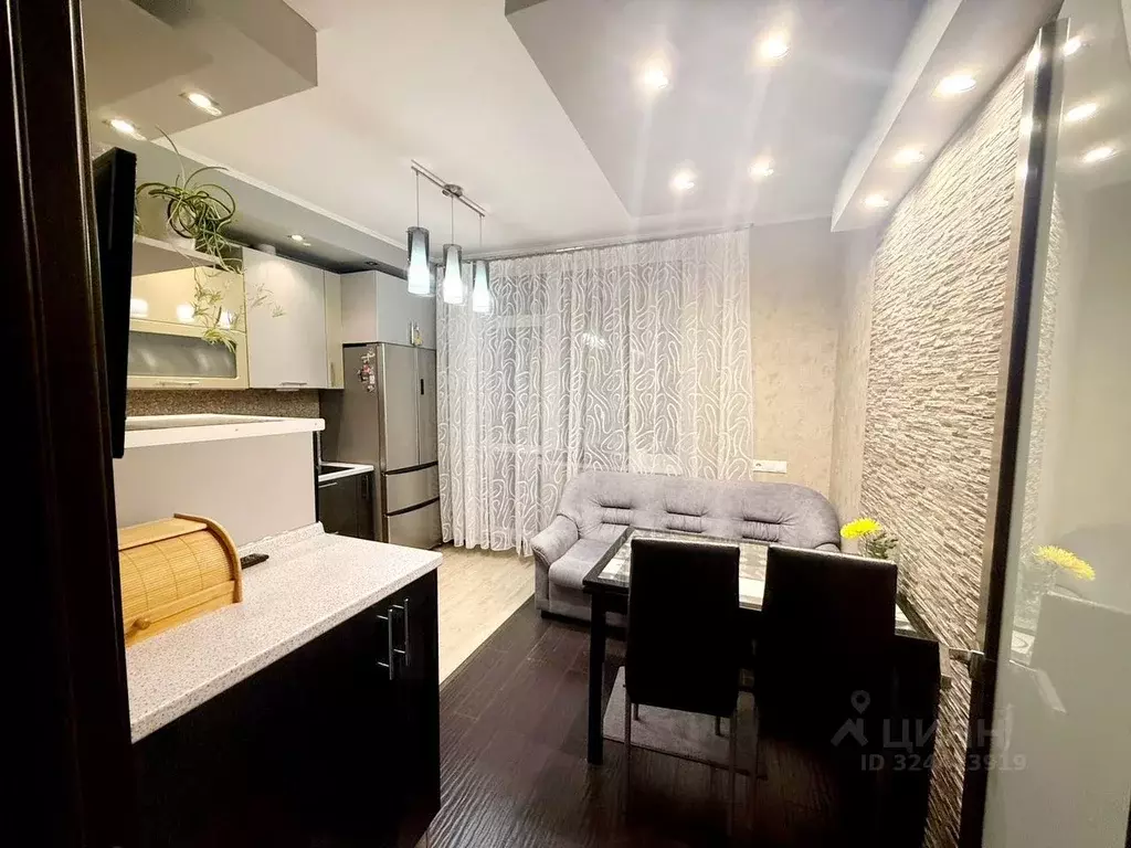 2-к кв. Свердловская область, Екатеринбург ул. Родонитовая, 28 (61.0 ... - Фото 2