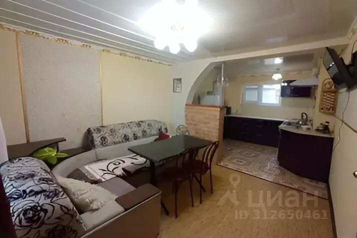 Дом в Крым, Судак ул. Гагарина, 48 (10 м) - Фото 1