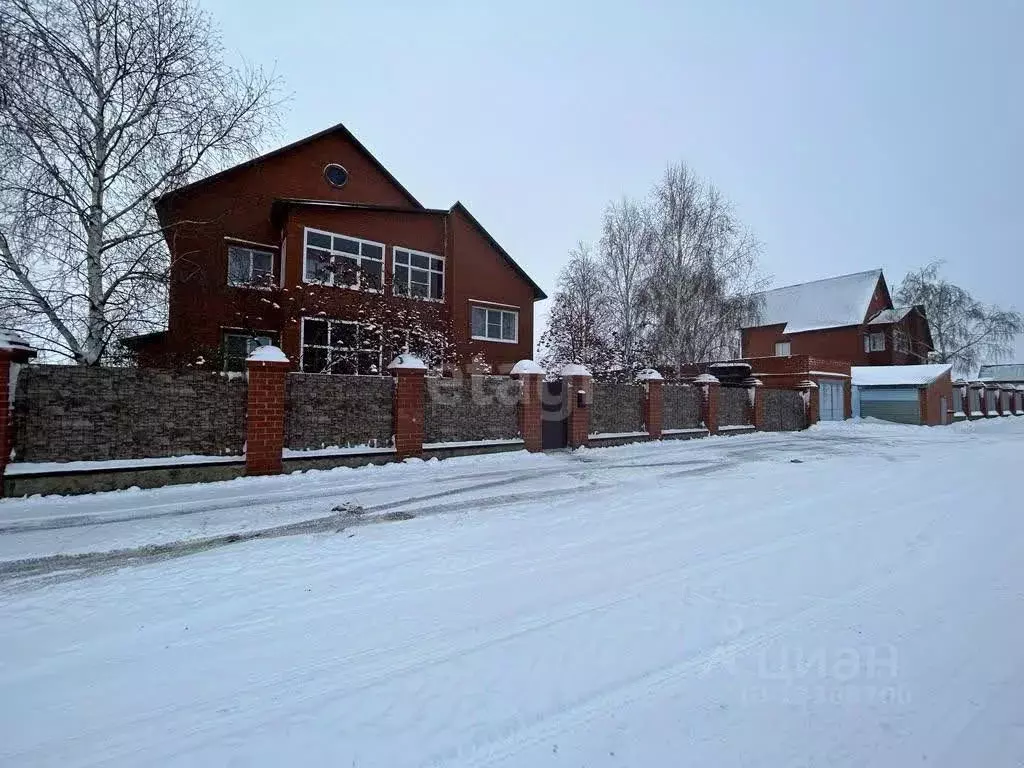 Дом в Курганская область, Далматовский муниципальный округ, с. ... - Фото 1