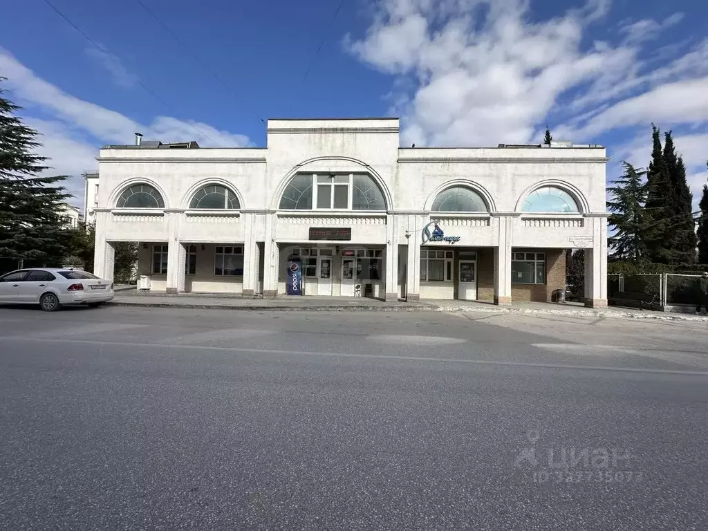 Торговая площадь в Севастополь ул. Адмирала Фадеева, 20А (299 м) - Фото 1