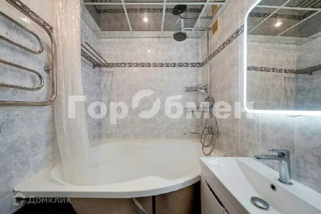 Продается 4-комнатная квартира - Фото 1