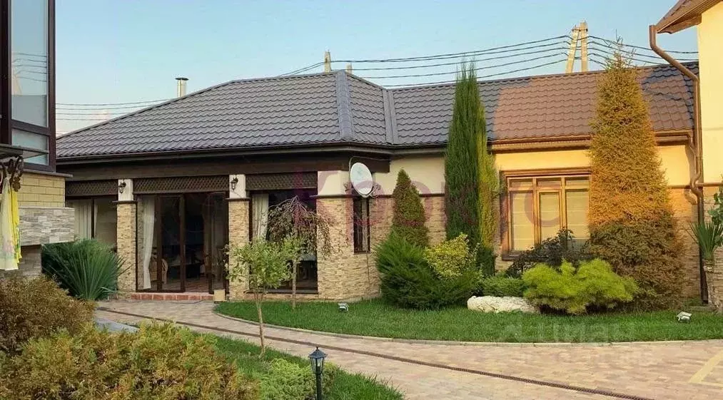 Дом в Краснодарский край, Новороссийск Суджукская ул., 94 (400 м) - Фото 0