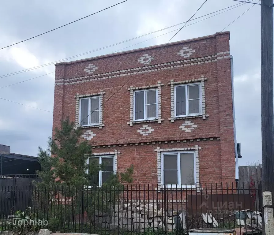 Дом в Астраханская область, Астрахань Казалинская ул., 14 (160 м) - Фото 1