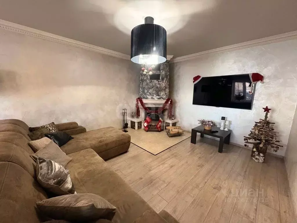 Дом в Ямало-Ненецкий АО, Салехард Игарская ул., 31 (320 м) - Фото 1