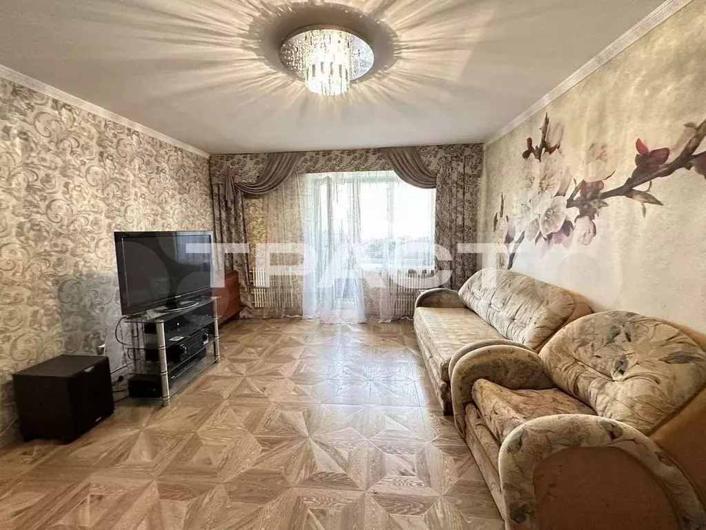 3-к. квартира, 90 м, 5/10 эт. - Фото 0