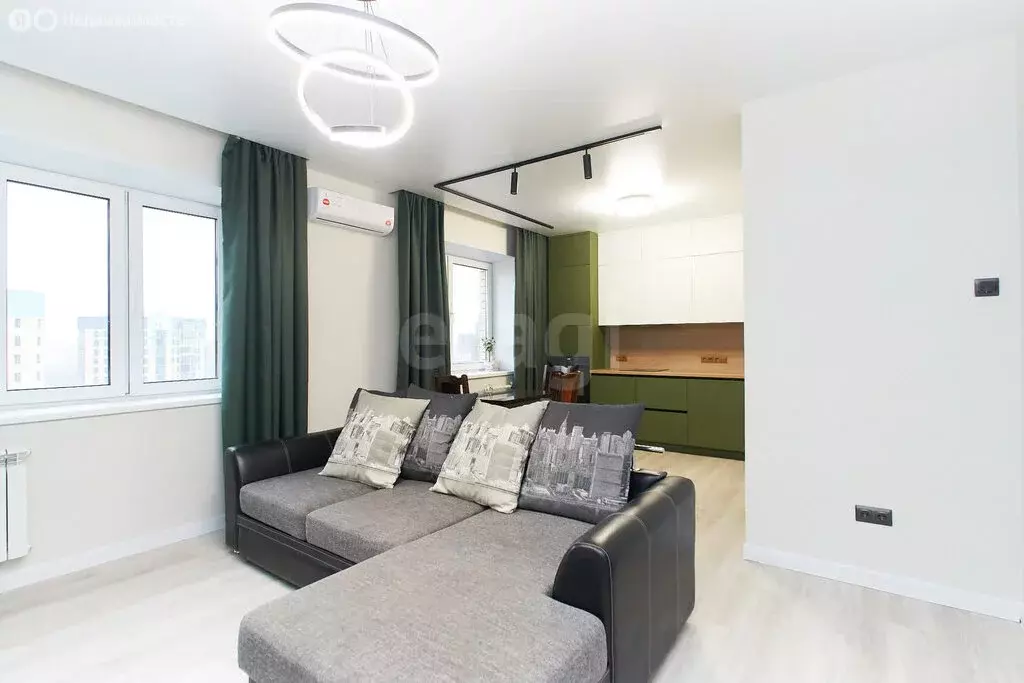 2-комнатная квартира: Тюмень, улица Мельникайте, 36 (78.9 м) - Фото 1