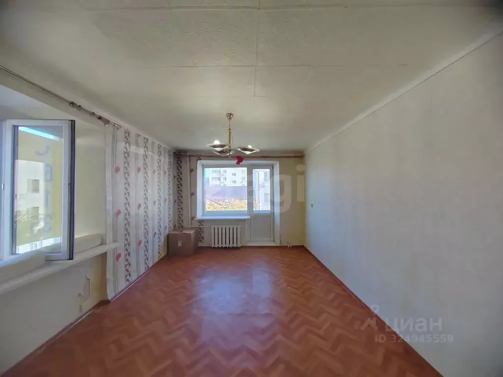 2-к кв. Тюменская область, Тюмень ул. Урицкого, 44 (44.3 м) - Фото 1