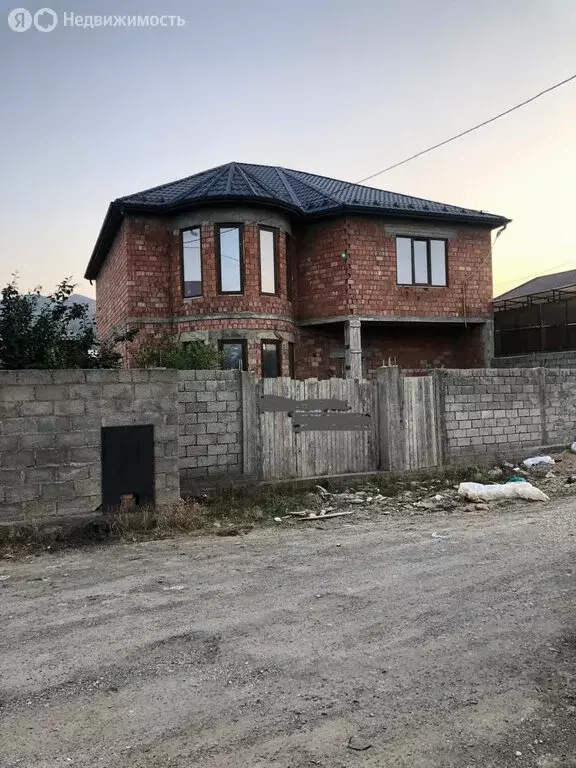 Дом в Ленинкент, улица Абутаева, 6 (296 м) - Фото 1