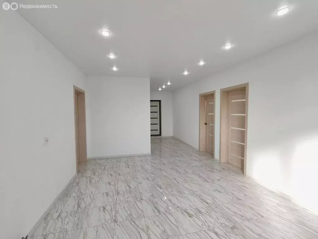 Дом в Урик, Урожайная улица (200 м) - Фото 2