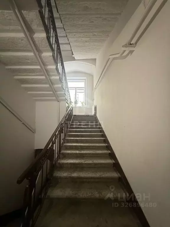 1-к кв. Санкт-Петербург 10-я Васильевского острова линия, 13 (28.5 м) - Фото 1