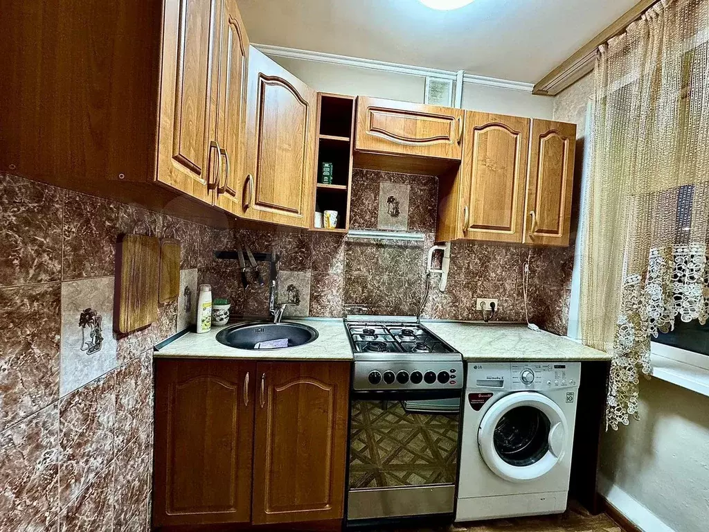 2-к. квартира, 40 м, 1/5 эт. - Фото 1