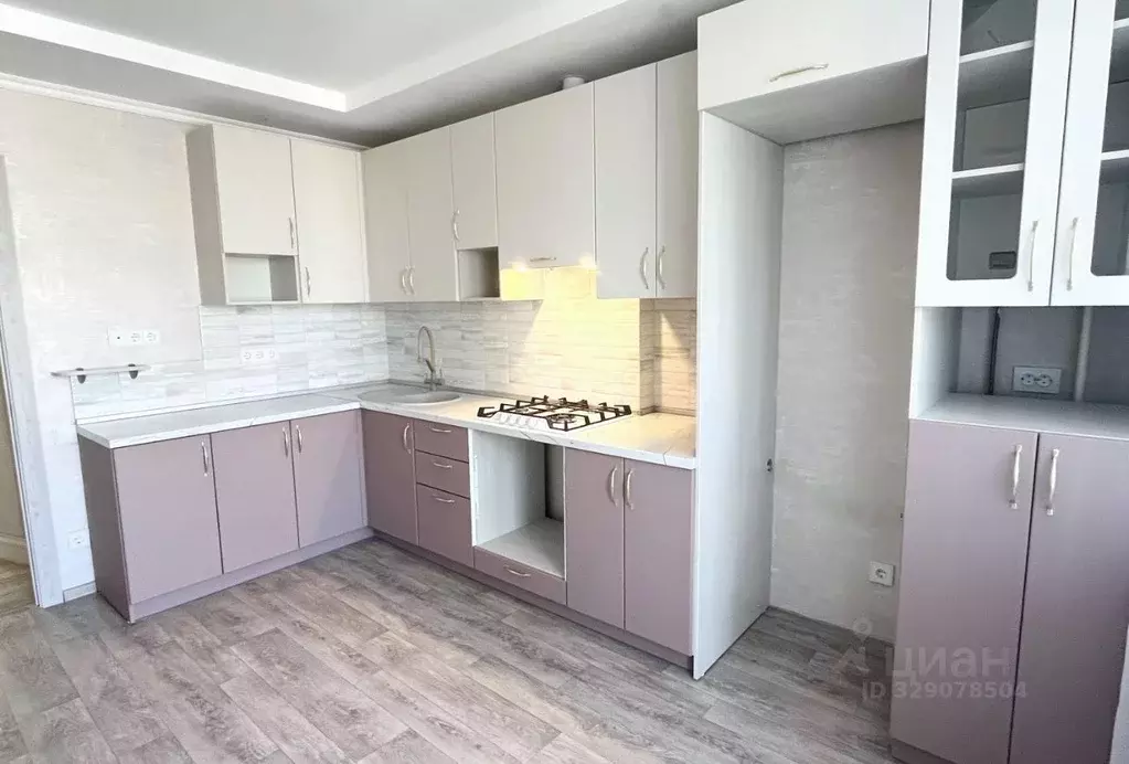 3-к кв. Саратовская область, Энгельс Петровская ул., 90 (74.0 м) - Фото 1