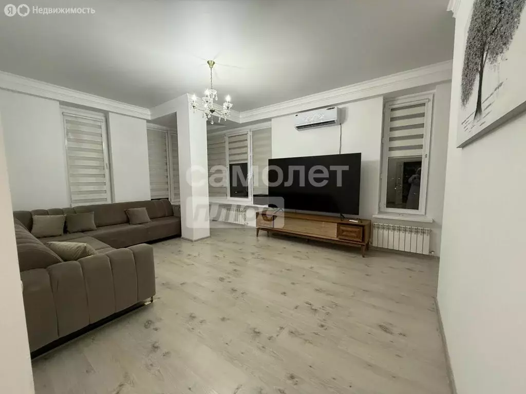 3-комнатная квартира: Грозный, улица Геннадия Николаевича Трошева, 83 ... - Фото 1